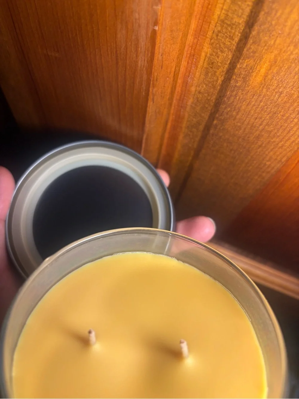 Yankee Candle top red